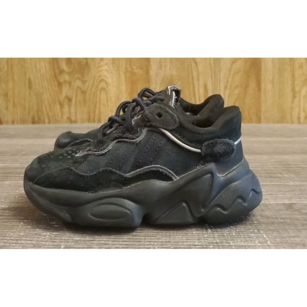 Adidas Ozweego Toddler Size 6.5 Black‎